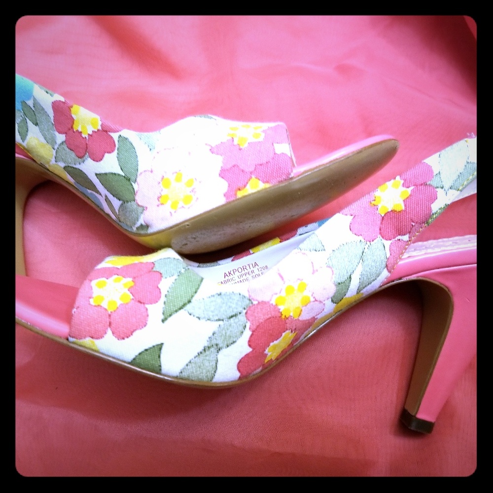Ann Klein Floral open toe heels